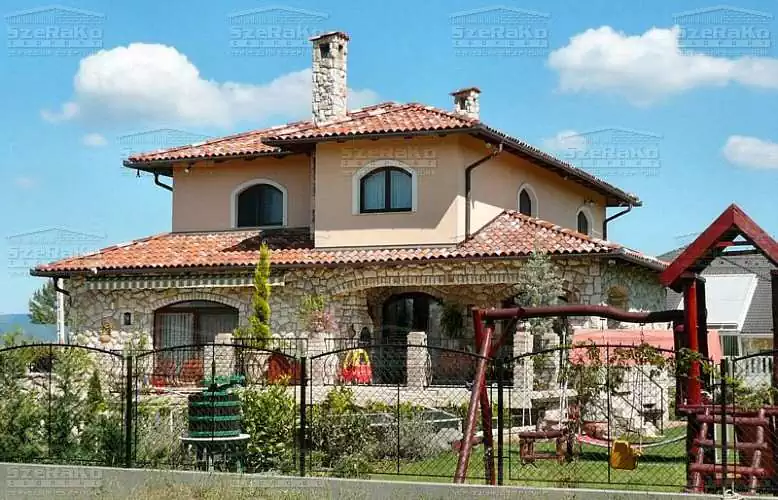 Mediterrán Családi ház, 423m2, Pince+Földszint+Emelet, Kontytető (Vác-Kisderecske) - Elkészült állapot (7. kép)